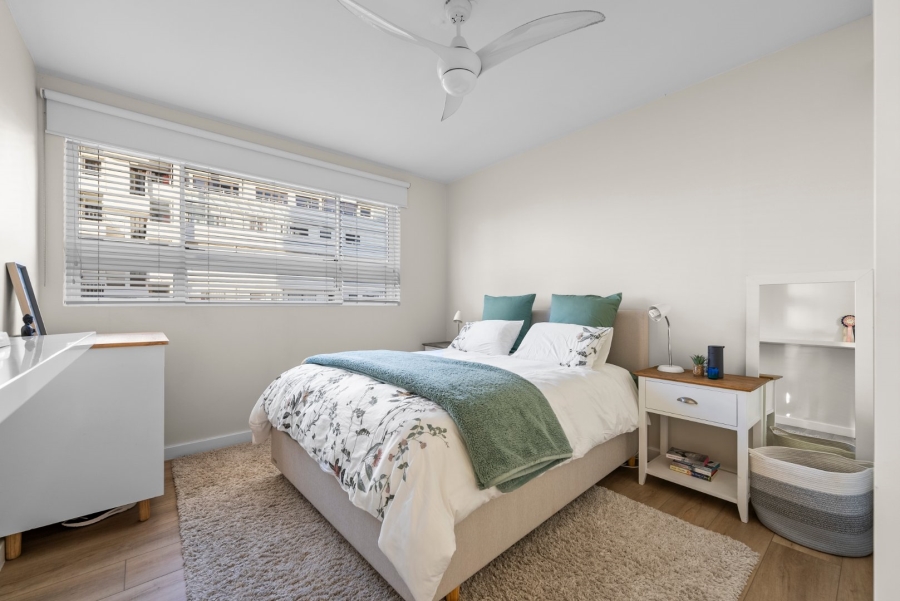 To Let 4 Bedroom Property for Rent in Sea Point Western Cape